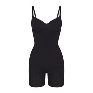 Skims mid thigh bodysuit in shade onyx